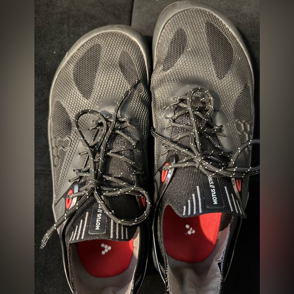 Vivobarefoot motus strength JJF size 10 mens
